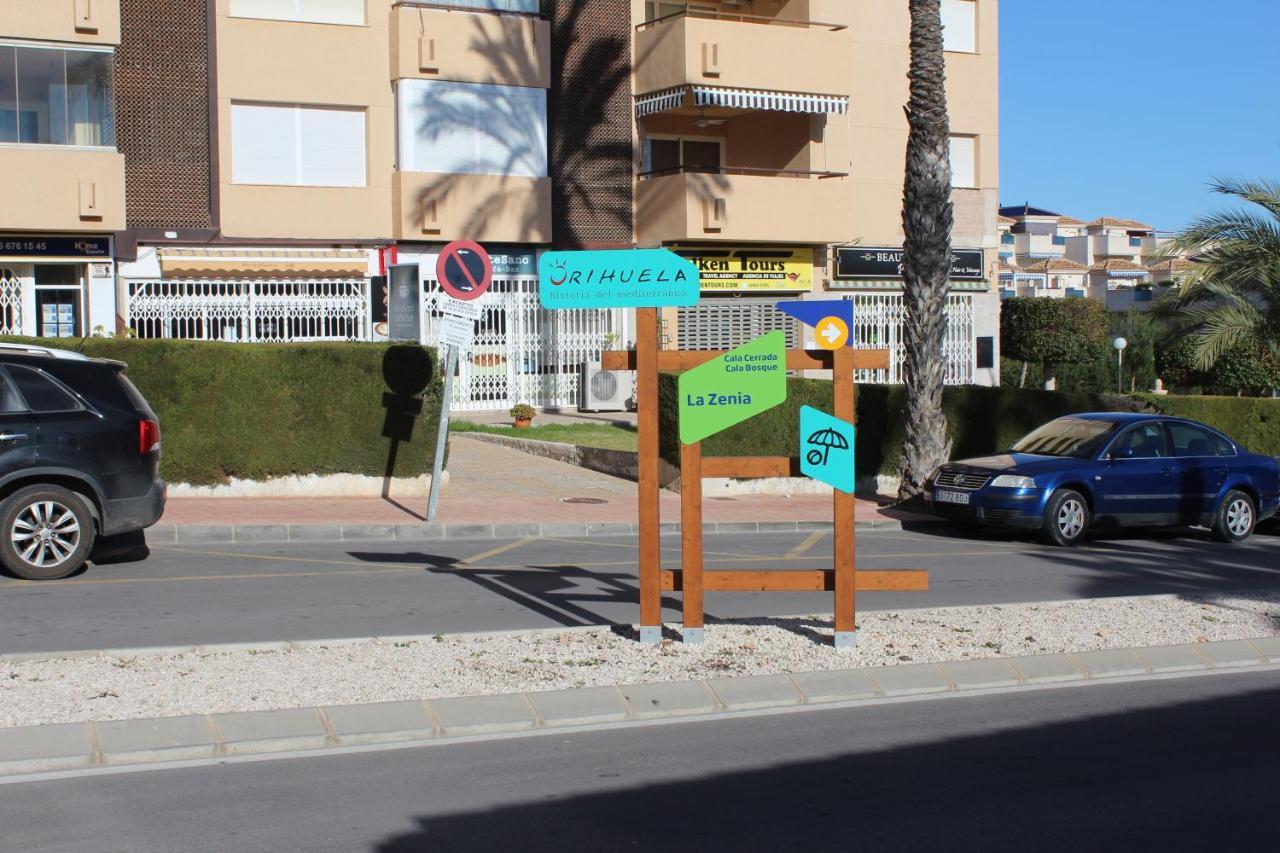 Bungalow With 2 Bedrooms And Roof Terrace In The Center Of La Zenia. Free Wifi. Orihuela Bagian luar foto