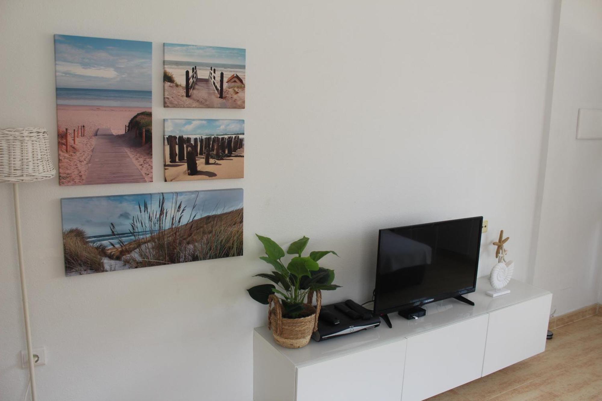 Bungalow With 2 Bedrooms And Roof Terrace In The Center Of La Zenia. Free Wifi. Orihuela Bagian luar foto